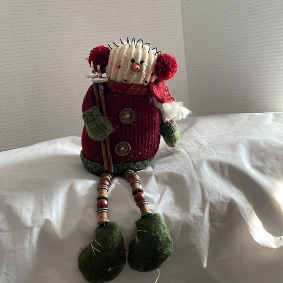 ☃️ Decorative Ski Snowman - Whimsical  Winter Charm! ☃️ - Picture 2 of 6